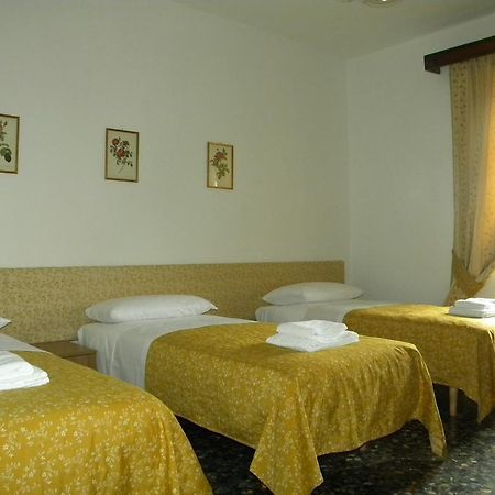 Compass B&B Verona Ngoại thất bức ảnh